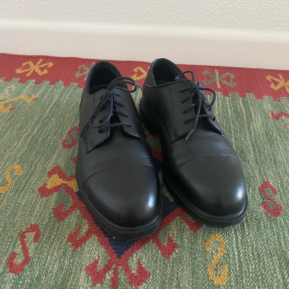 Men’s Waterproof Oxford Shoes - Picture 1 of 11